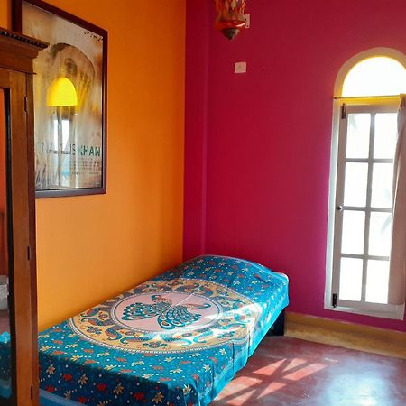 Holi-Wood Guesthouse Pondicherry Exterior photo