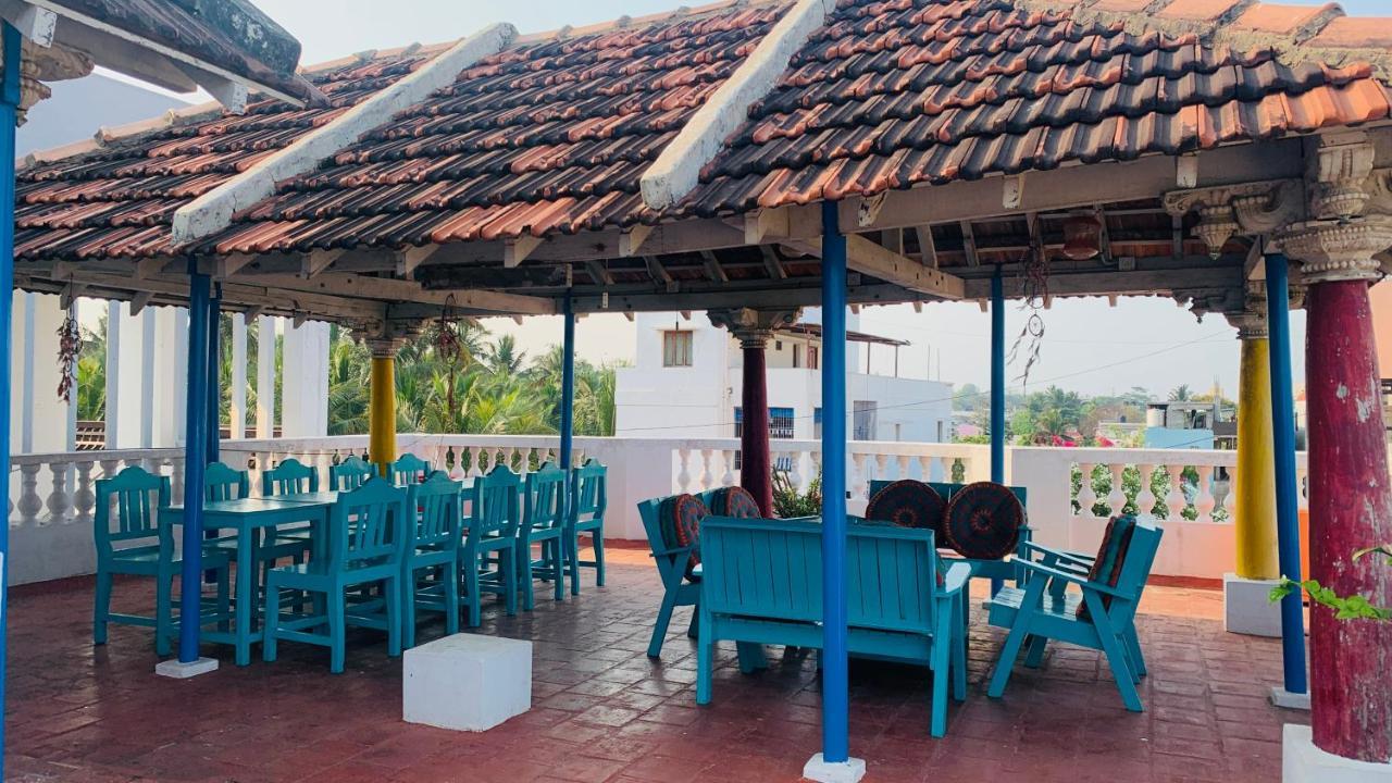 Holi-Wood Guesthouse Pondicherry Exterior photo