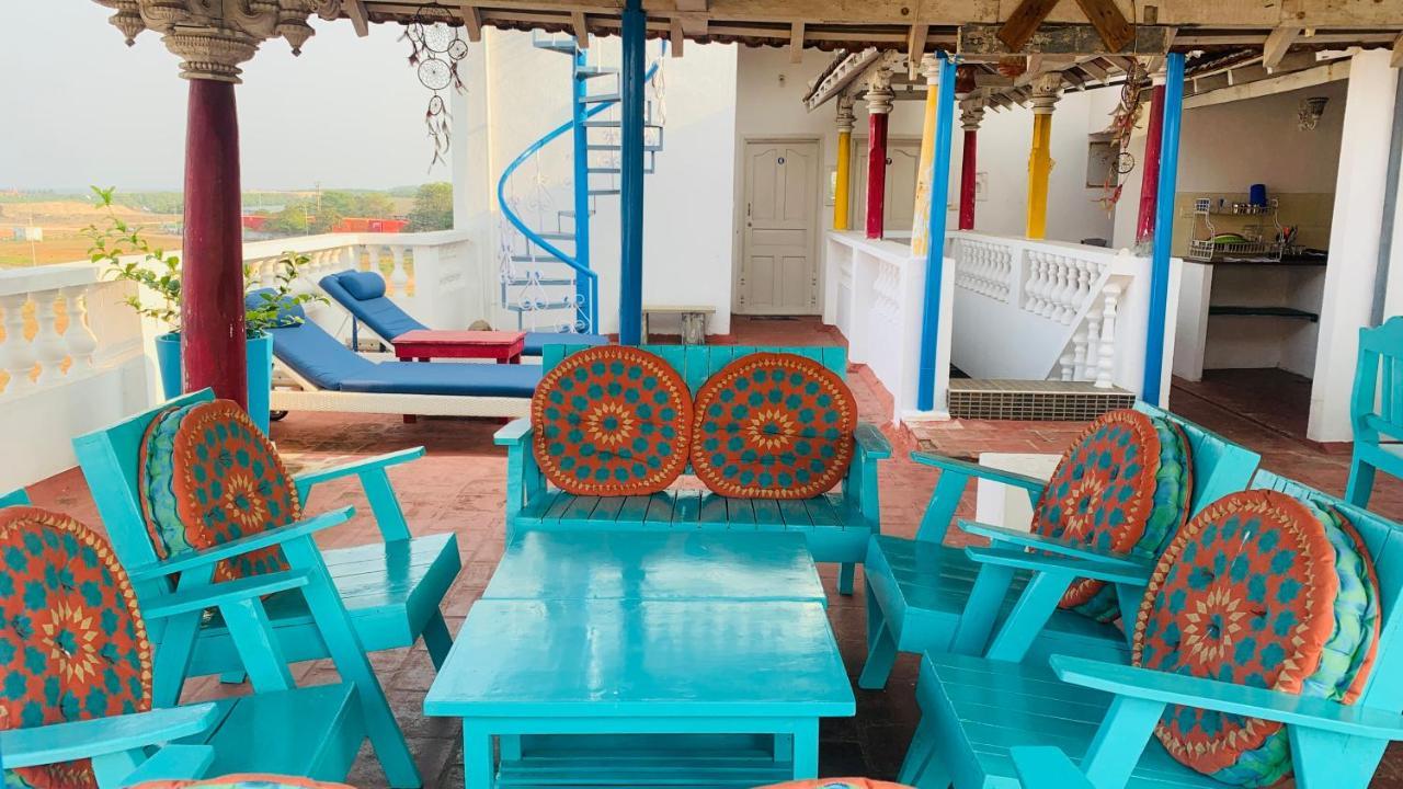 Holi-Wood Guesthouse Pondicherry Exterior photo