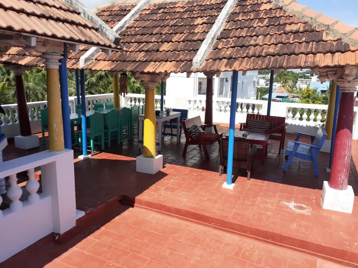 Holi-Wood Guesthouse Pondicherry Exterior photo