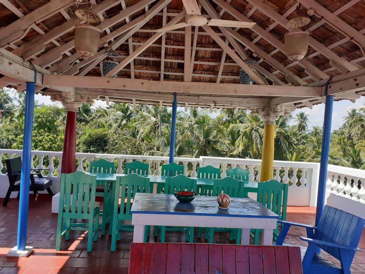 Holi-Wood Guesthouse Pondicherry Exterior photo