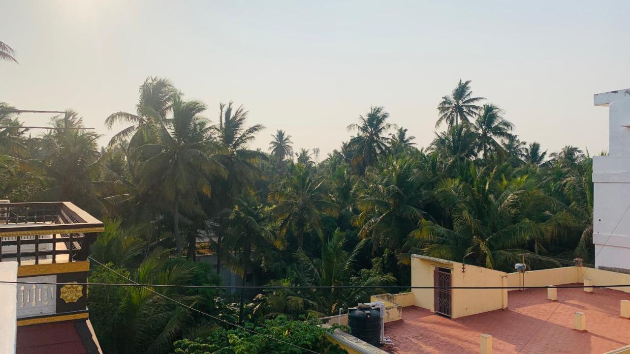 Holi-Wood Guesthouse Pondicherry Exterior photo